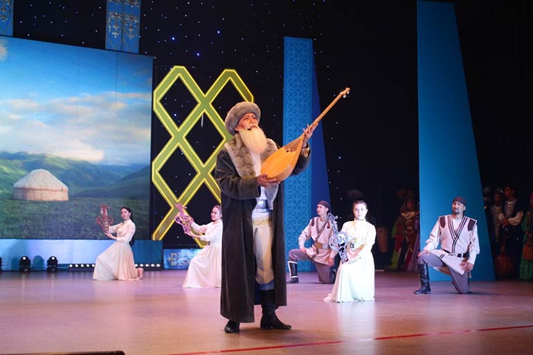 В Таразе прошёл I республиканский конкурс этно-фольклорных ансамблей «Көне Тараз күмбірі»