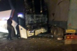 На трассе в Жамбылской области произошла авария с участием двух автобусов, минивэна и грузовика