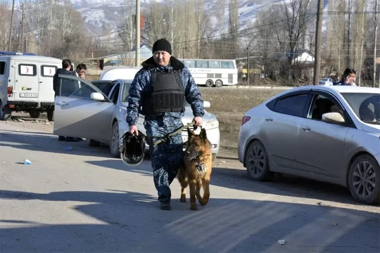 Полицейские патрулируют улицы Масанчи Кордайского района