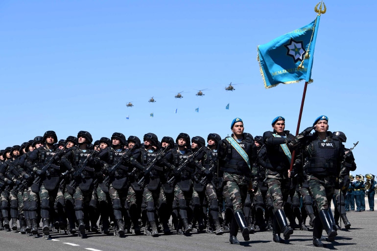 На 40-й военной базе «Отар» прошёл масштабный Боевой парад
