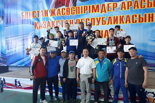 12 жамбылских боксёров заняли призовые места на чемпионате РК