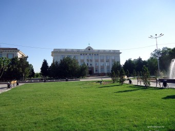 Здание "Нур Отан"