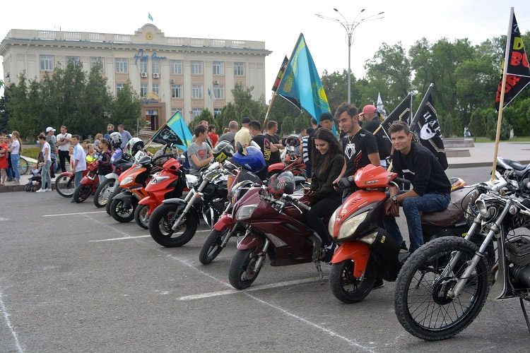 Мотосезон открыли в Таразе