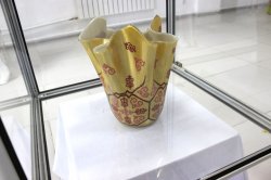 Итальянские стеклодувы подарили Таразу тюльпан за 10 тысяч евро