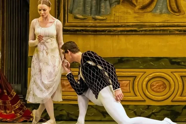 В Таразе прошла премьера классического балета «Ромео и Джульетта»