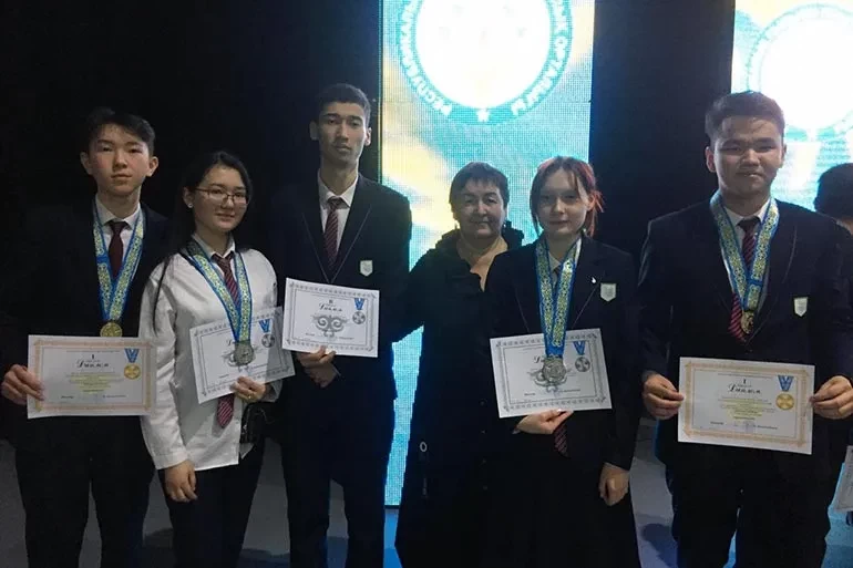 Победители Республиканского конкурса научных проектов - ученики Интеллектуальной школы Тараза
