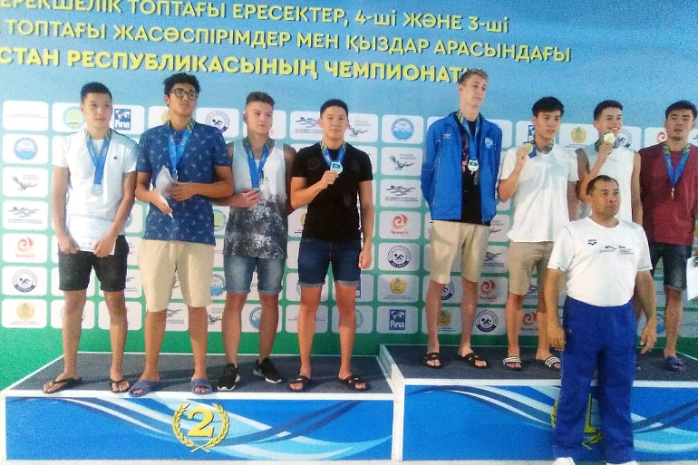 10 медалей завоевали жамбылские пловцы в Актобе