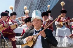 Национальный день домбры отметили праздничным концертом в Таразе