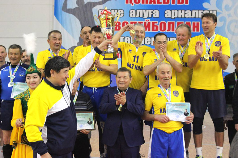 Завершился турнир по волейболу среди ветеранов