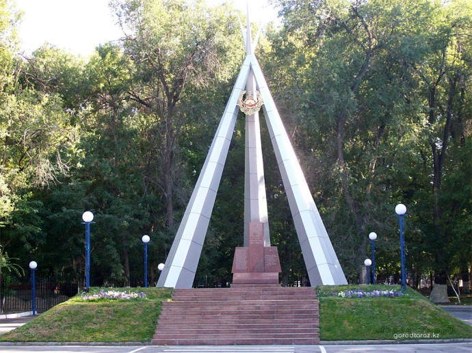 Монумент на Аллее славы