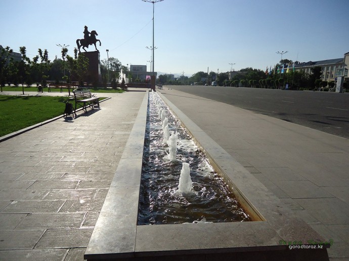Новый фонтан на площади
