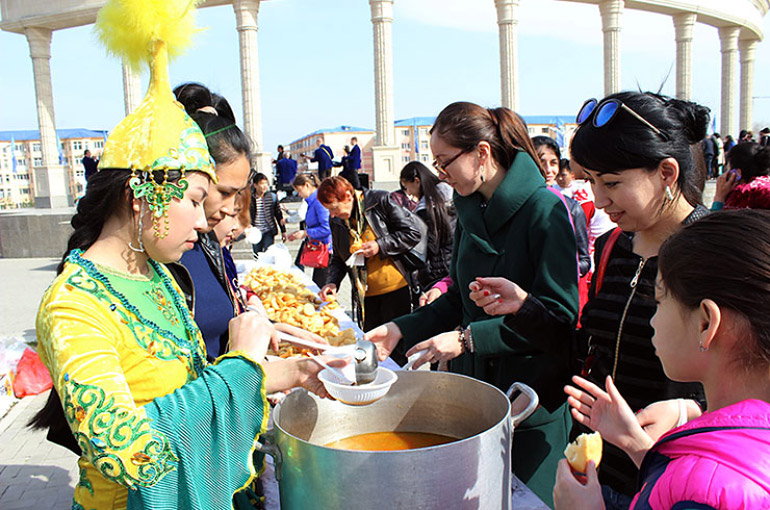 ТарГПУ организовал празднование Шаттық күні - Дня радости в Таразе