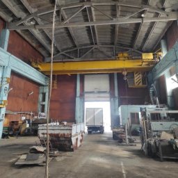 Весной отслаивается краска на стенах цеха: в чем причина