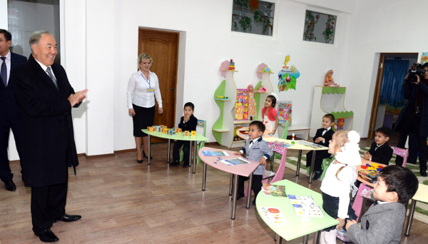 Президент РК Нурсултан Назарбаев в образовательном комплексе Iнжу