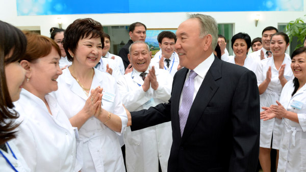 Нурсултан Назарбаев в жамбылском научно-клиническом центре кардиохирургии и трансплантологии
